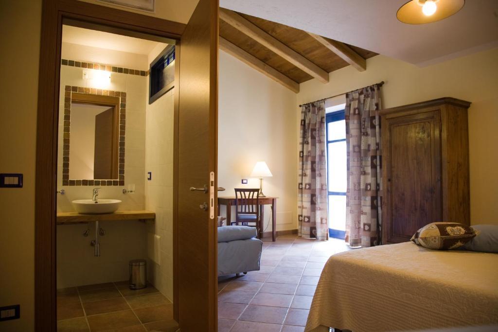 Agriturismo Bio-Ecologico Sant'Isidoro Roccaforte Mondovì 部屋 写真
